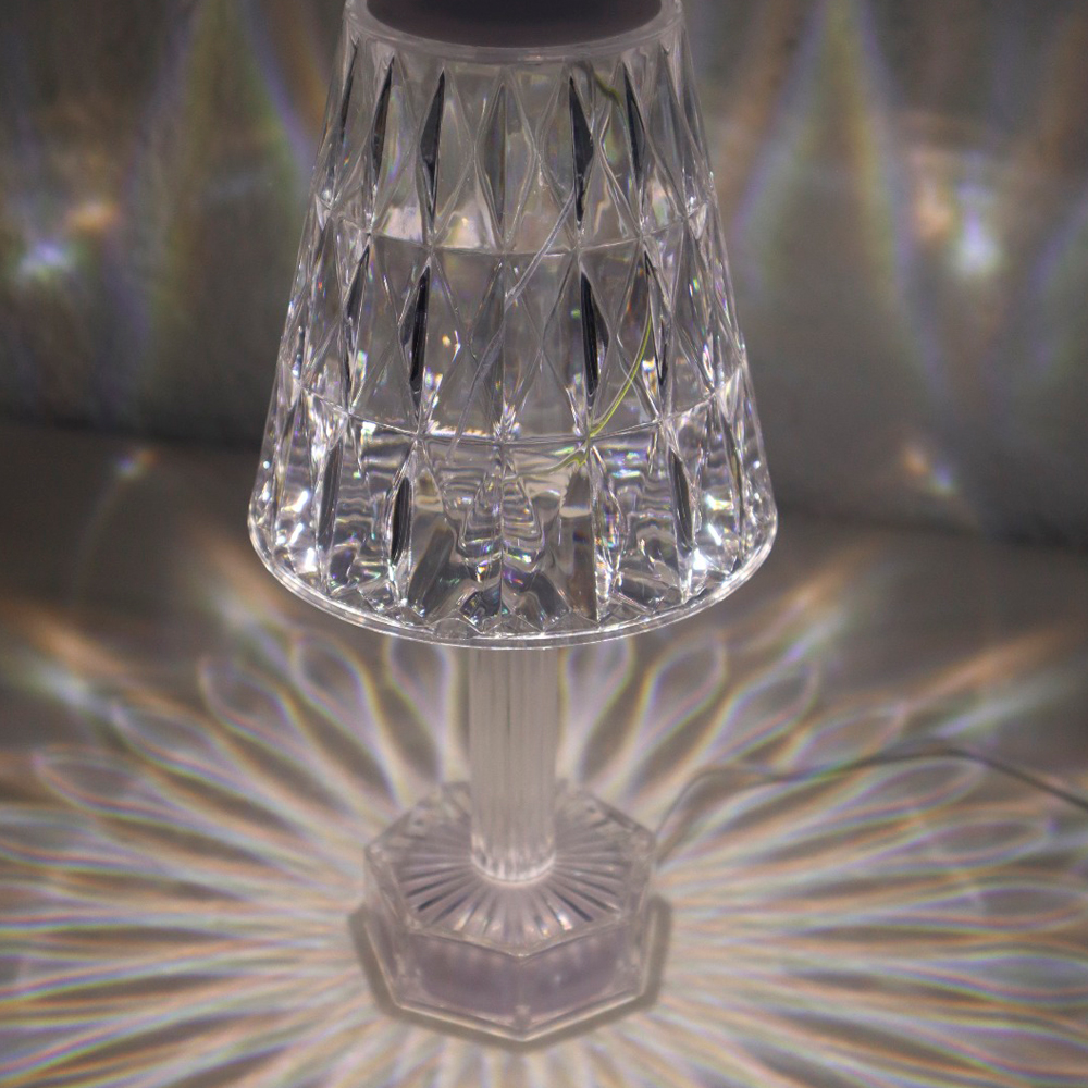 Lámpara de mesa diamante