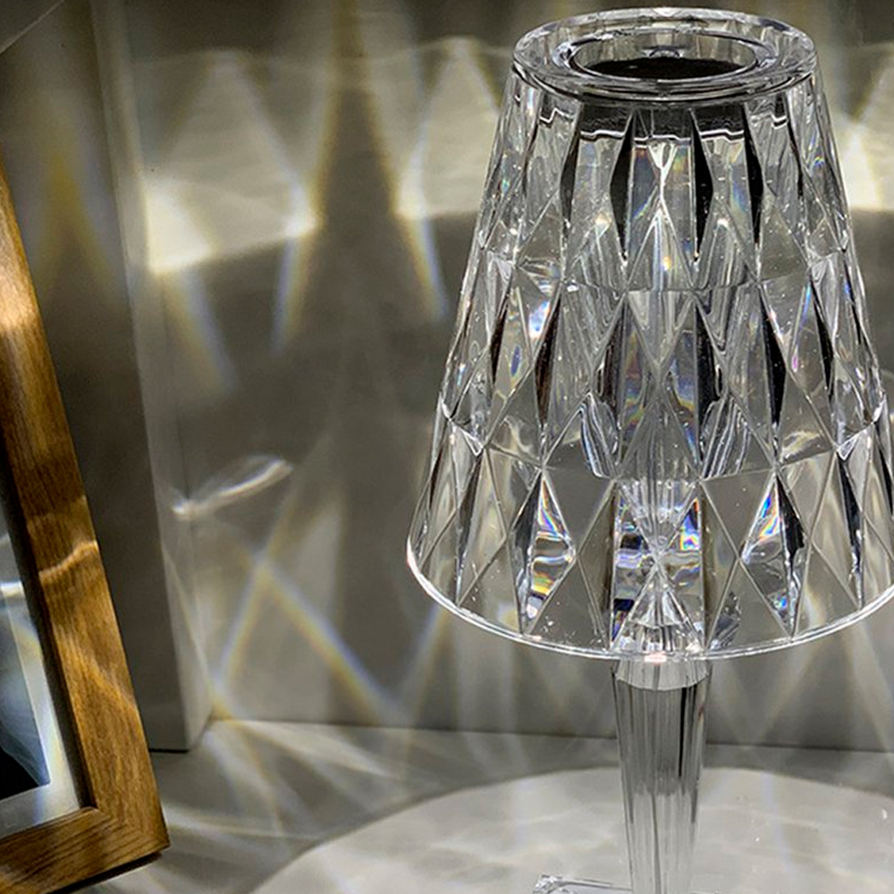 Lámpara de mesa diamante