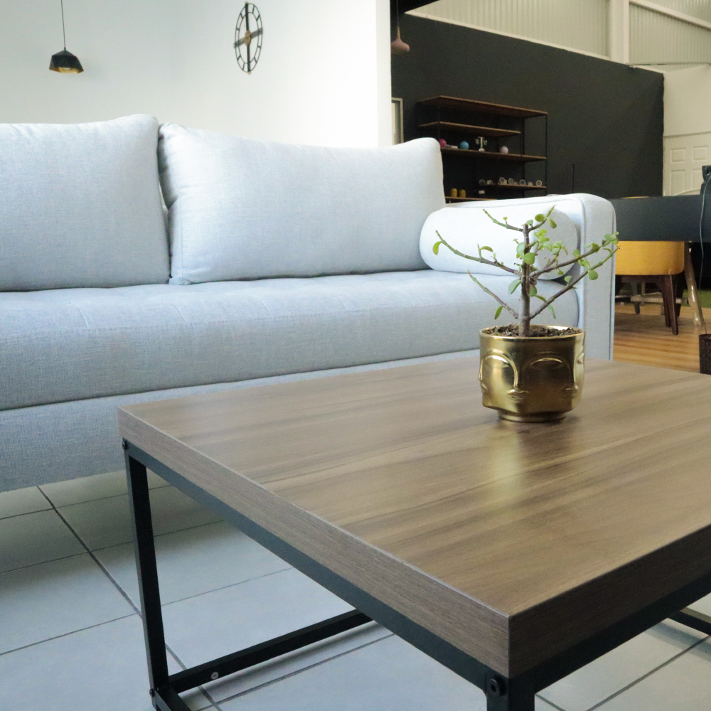 Mesa de centro cuadrada estilo industrial